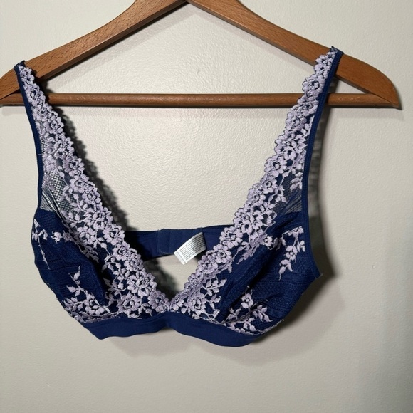 Wacoal embrace  lace navy bralette 36 - Picture 2 of 4